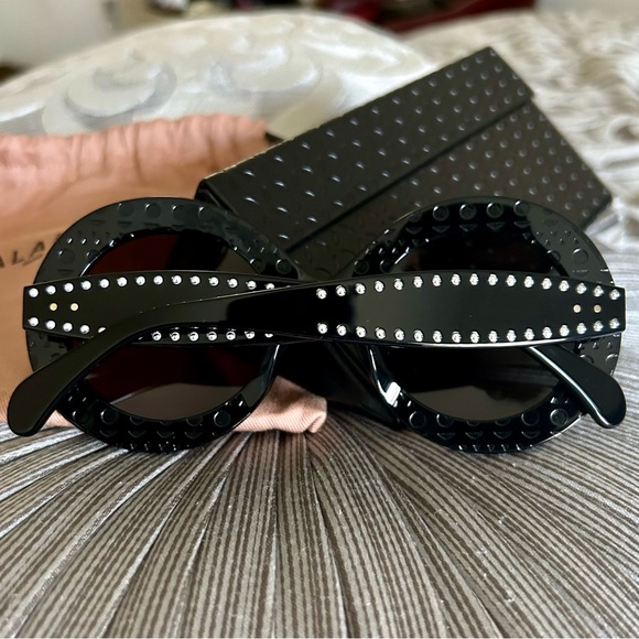 100% Authentic Azzedine Alaïa Round Black Sunglasses, New, $610. - Picture 6 of 14